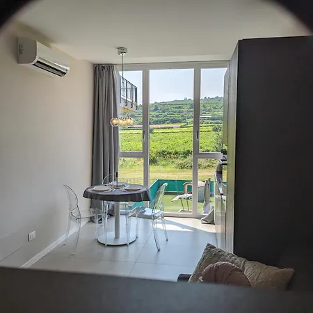 House With Vineyard View, For 3 Guests, With Private Covered Parking Space Negrar Exterior foto