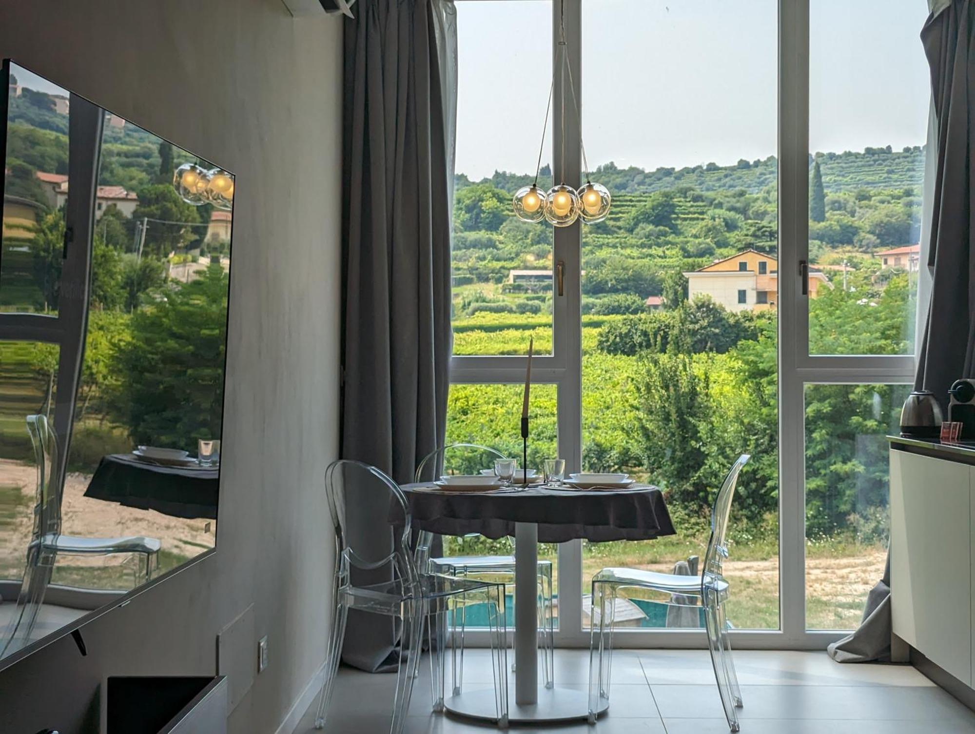 House With Vineyard View, For 3 Guests, With Private Covered Parking Space Negrar