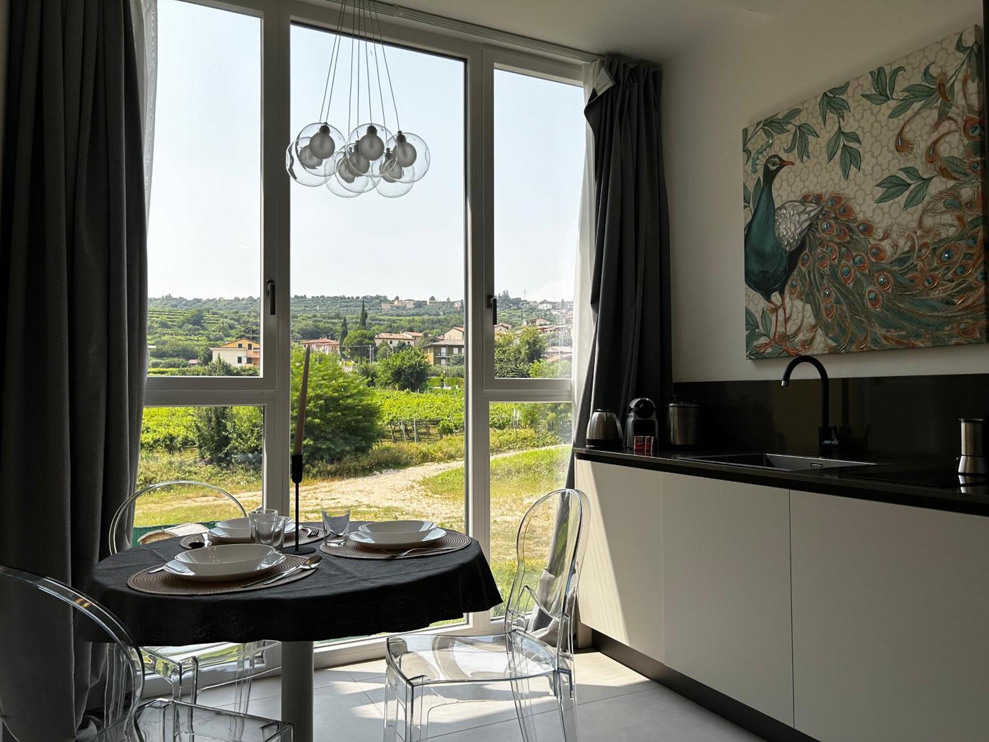Apartment House With Vineyard View, For 3 Guests, With Private Covered Parking Space Negrar